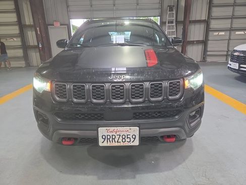 Used 2025 Jeep Compass Trailhawk AWD/4WD image 7