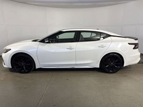 Certified 2023 Nissan Maxima SR w/ Sport Mat Group image 32
