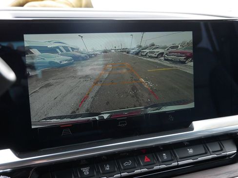 Used 2025 GMC Sierra 2500 SLT w/ SLT Convenience Package image 27