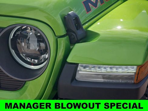 New 2025 Jeep Gladiator Mojave w/ Convenience Group AWD/4WD image 32