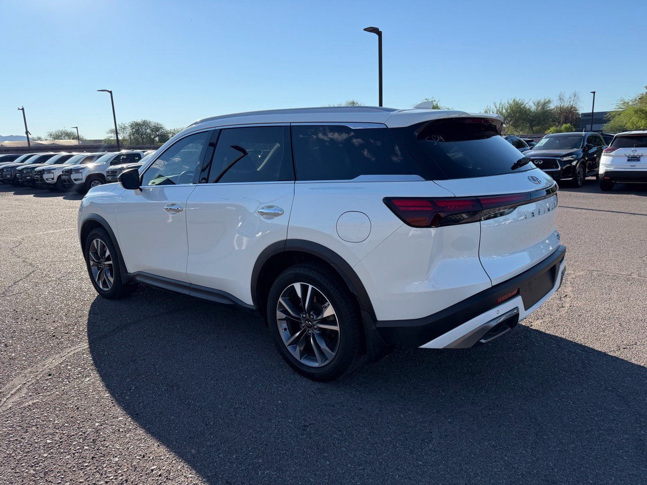 Used 2022 INFINITI QX60 Luxe w/ Cargo Package FWD image 7