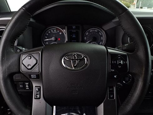 Certified 2021 Toyota Tacoma TRD Off-Road w/ Technology Package AWD/4WD image 13