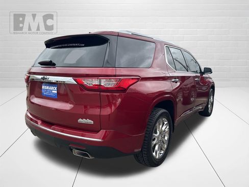 Used 2021 Chevrolet Traverse High Country FWD image 3