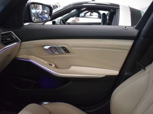 Used 2020 BMW 330i Sedan w/ M Sport Package image 42