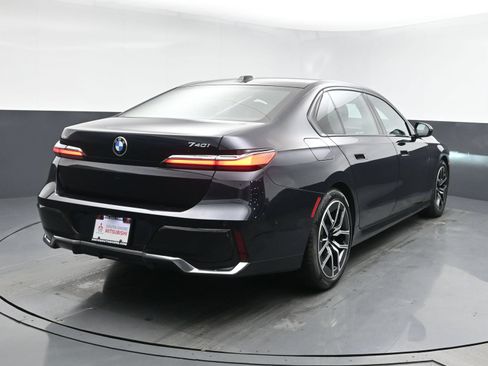 Used 2025 BMW 740i xDrive AWD/4WD image 26