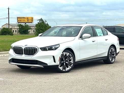 New 2026 BMW 530i w/ Premium Package RWD image 2