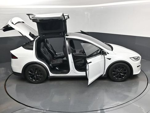 Used 2022 Tesla Model X Plaid AWD/4WD image 18