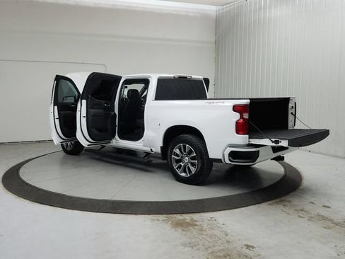 Used 2021 Chevrolet Silverado 1500 RST w/ Bed Protection Package AWD/4WD image 14