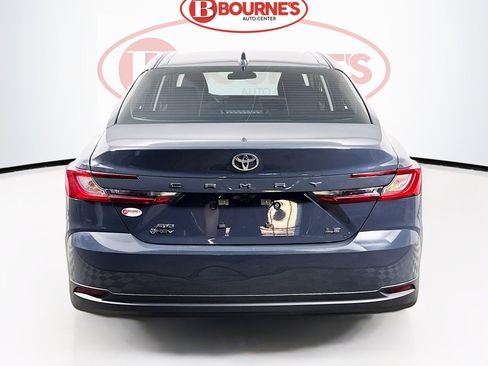 Used 2025 Toyota Camry LE image 7