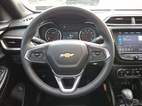 Used 2023 Chevrolet TrailBlazer ACTIV w/ Sun and Liftgate Package AWD/4WD image 16