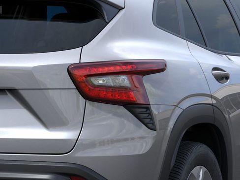 New 2025 Chevrolet Trax LS image 11