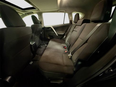 Used 2017 Toyota RAV4 XLE image 28