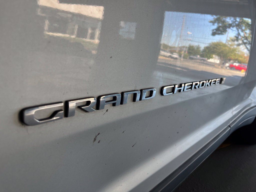 Used 2023 Jeep Grand Cherokee L Limited w/ Luxury Tech Group II AWD/4WD image 8