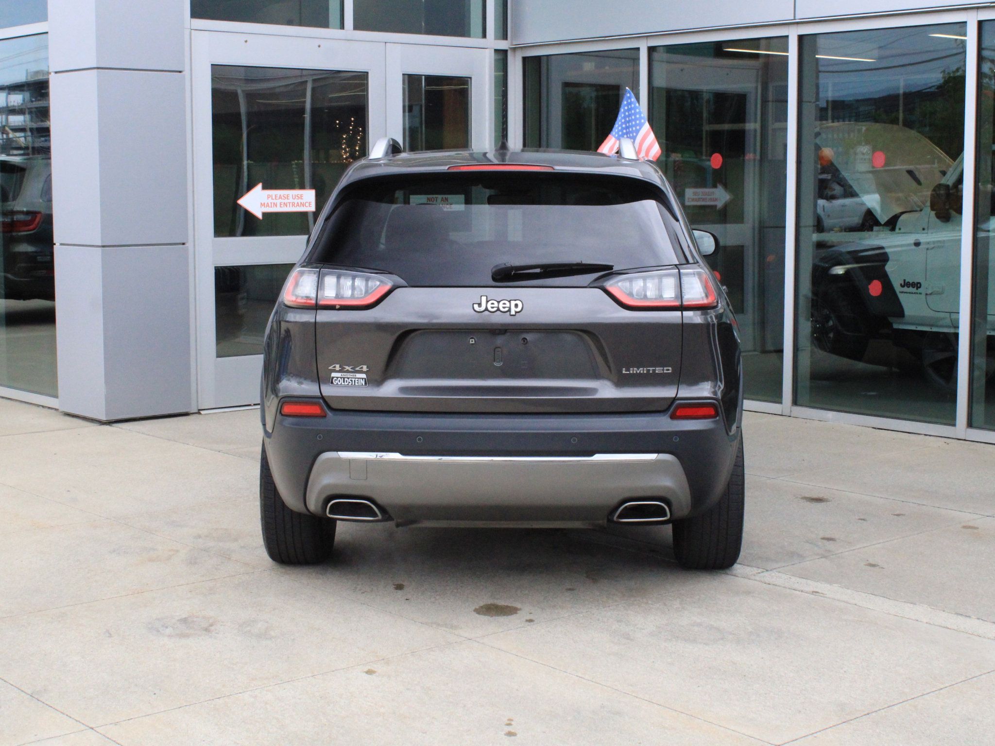 Used 2019 Jeep Cherokee Limited w/ Technology Group AWD/4WD image 7