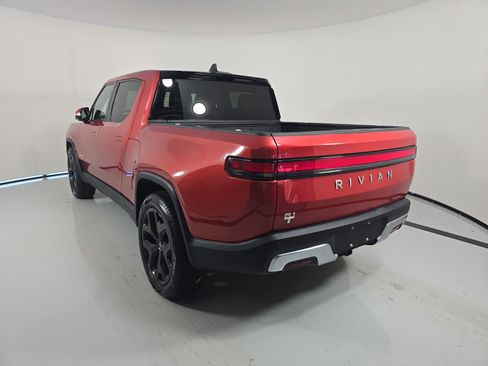 Used 2023 Rivian R1T Adventure image 3