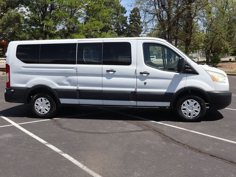Used 2015 Ford Transit 350 XLT RWD image 3
