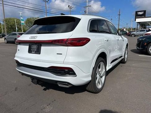Used 2025 Audi Q5 Premium Plus w/ Premium Plus AWD/4WD image 3