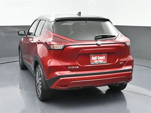 Used 2024 Nissan Kicks SV FWD image 4