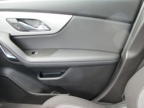 Used 2024 Chevrolet Blazer LT w/ Convenience Package FWD image 31