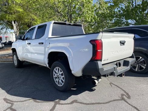 Used 2025 Toyota Tacoma SR AWD/4WD image 2