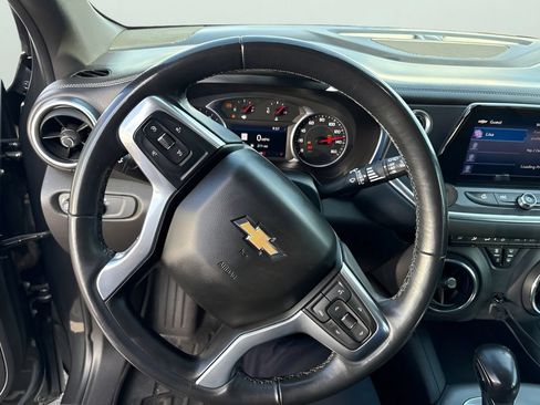 Used 2019 Chevrolet Blazer LT w/ Sound & Technology Package FWD image 9