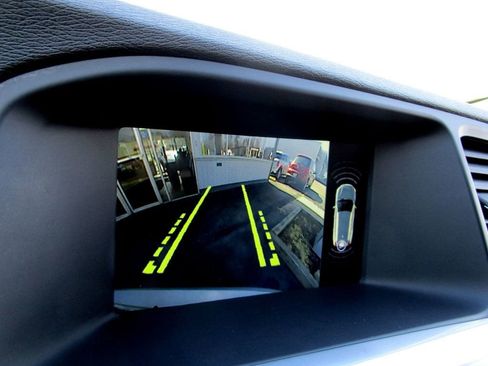 Used 2015 Volvo V60 T5 Cross Country w/ Convenience Package image 4