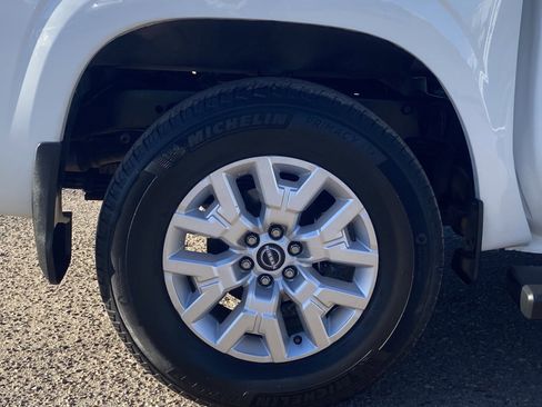 Used 2022 Nissan Frontier SV w/ Technology Package image 5