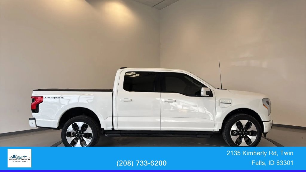 Used 2022 Ford F150 Lightning Platinum AWD/4WD image 8