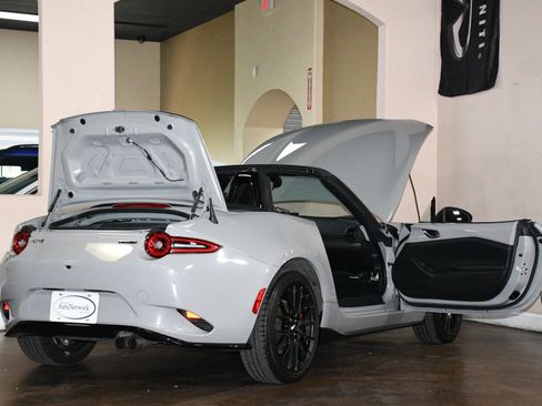 Used 2025 MAZDA MX-5 Miata Club w/ Brembo/BBS Recaro Package RWD image 91