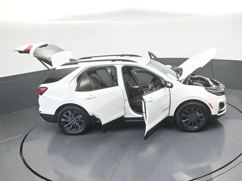 Used 2023 Chevrolet Equinox RS FWD image 65