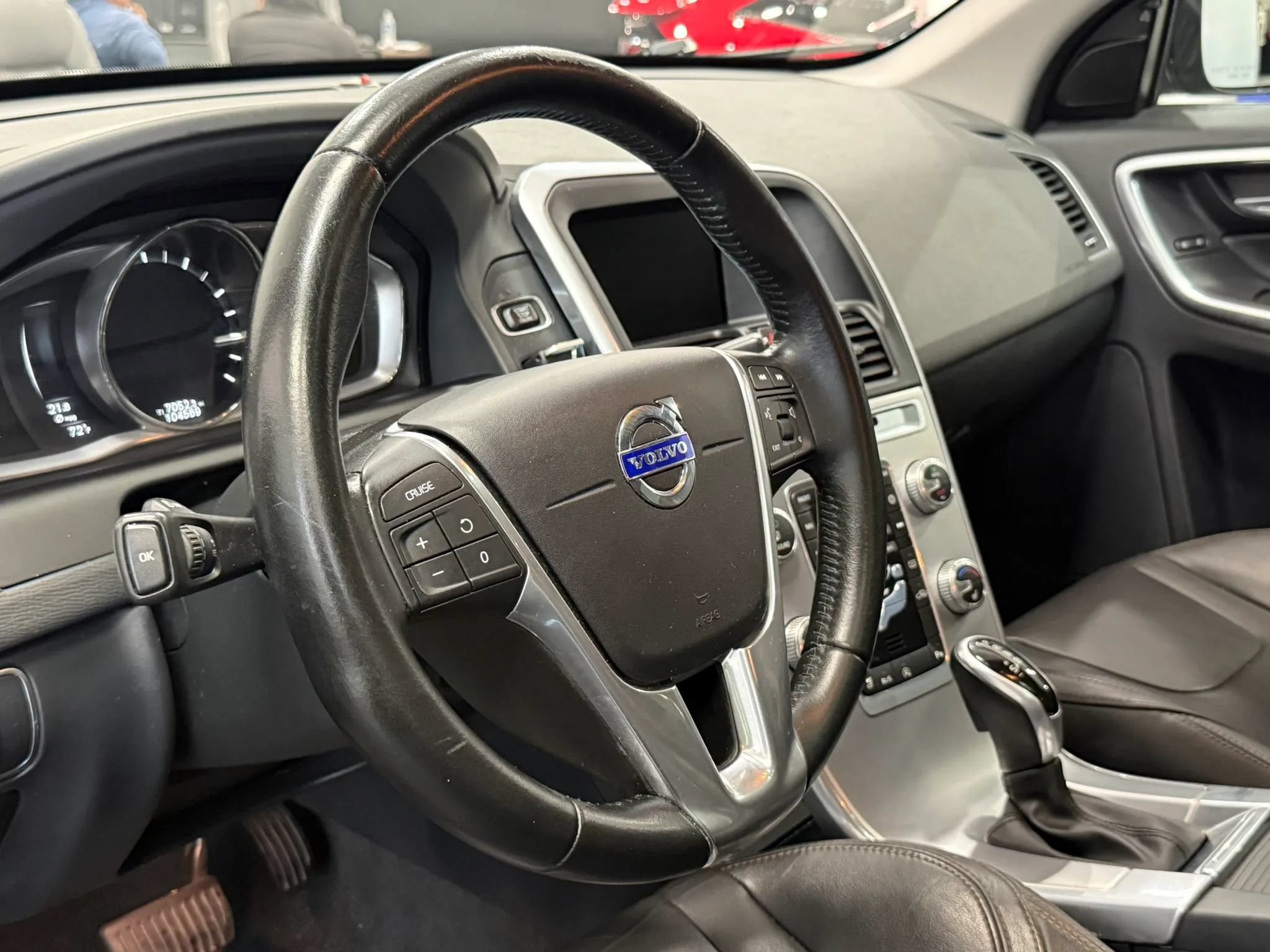 Used 2017 Volvo XC60 T6 Dynamic w/ Preferred Option Package AWD/4WD image 41