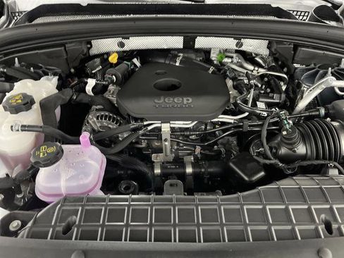 New 2026 Jeep Grand Cherokee L Limited w/ Luxury Tech Group II image 40