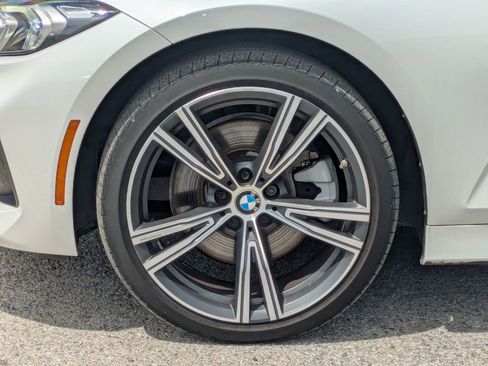 Used 2023 BMW 330i Sedan w/ Premium Package RWD image 9
