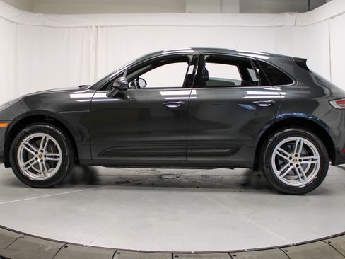 Certified 2025 Porsche Macan image 2