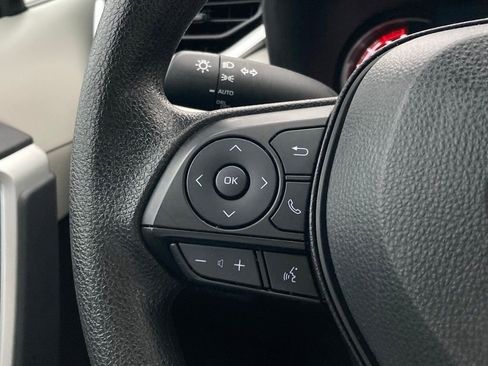 Used 2025 Toyota RAV4 XLE FWD image 14