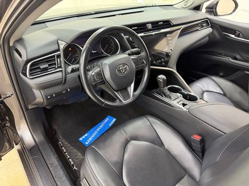 Used 2020 Toyota Camry XLE w/ Navigation Package image 18