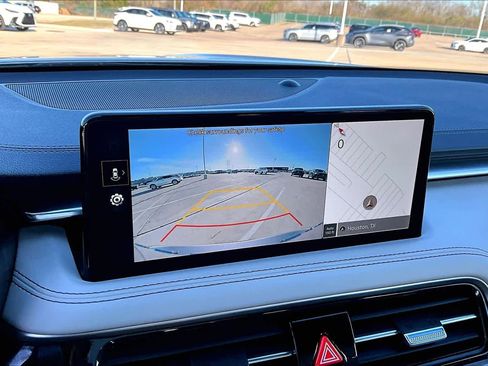 Used 2025 Genesis G70 2.5T image 26