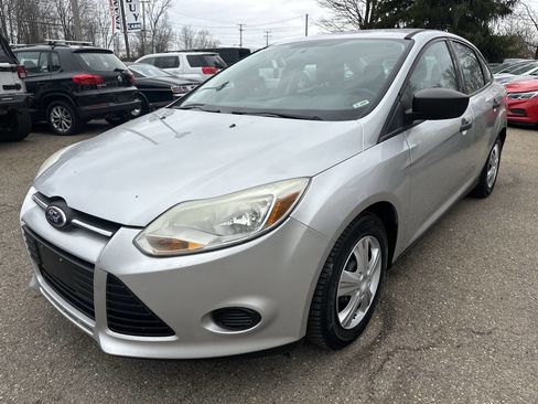 Used 2013 Ford Focus S FWD image 2