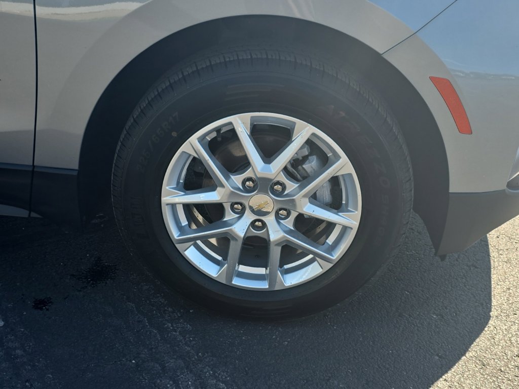 Used 2024 Chevrolet Equinox LT AWD/4WD image 16