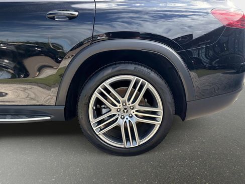 Used 2025 Mercedes-Benz GLS 450 4MATIC image 11