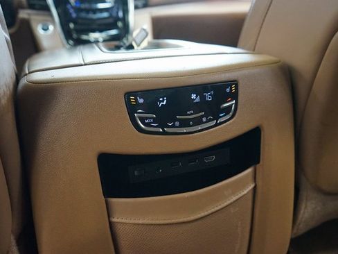 Used 2017 Cadillac Escalade Platinum image 17