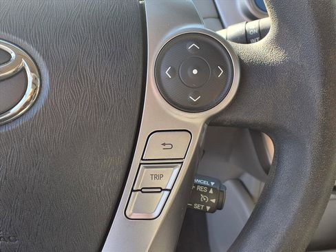 Used 2017 Toyota Prius V Three image 13