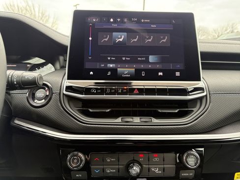 New 2026 Jeep Compass Latitude image 4