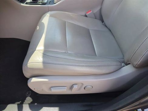 Used 2015 Toyota Highlander XLE FWD image 14