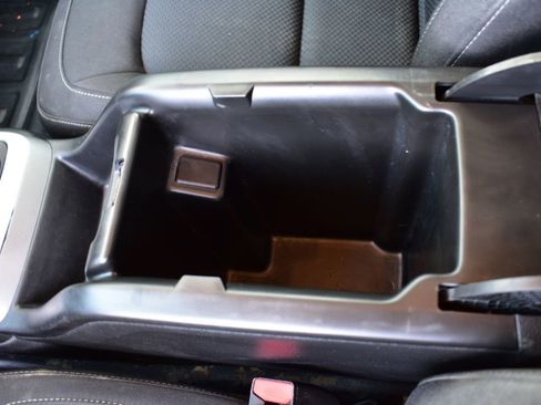 Used 2022 Chevrolet Colorado LT w/ Fleet Safety Package RWD image 27
