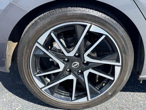 Used 2024 Nissan Sentra SR w/ SR Premium Package image 6