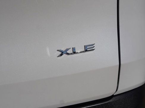 Certified 2024 Toyota Grand Highlander XLE image 8