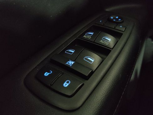 Used 2018 Jeep Grand Cherokee Limited AWD/4WD image 27
