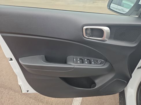 New 2026 Hyundai Venue SE image 5