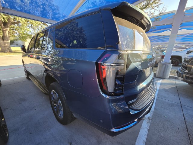 Used 2025 Chevrolet Suburban LT w/ Comfort Package AWD/4WD image 4